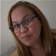 Profesora titulada en educación infantil con 20 años trabajando con adultos y adolescentes.