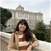 Curiosa, paciente y con mucha energía! Tengo formación en Economía y Cine, y experiencia trabajando en entornos culturales