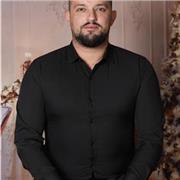 Englischlehrer für Kinder und Erwachsene.
Von den ersten Worten bis zur professionellen Kommunikation.