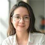 Profesora universitaria nativa imparte clases de español dinámicas y personalizadas para adultos y jóvenes.