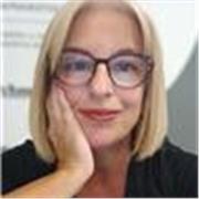 Titulada en Ciencias Biológicas, doctorada en ciencias experimentales y técnicas, Técnico Superior en Dietética y Nutricióna