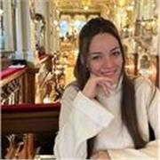 Trova supporto e comprensione: neolaureata impartisce lezioni online