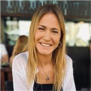 Chilena, con experiencia laboral en Marketing, Ventas y Servicio al cliente. También, inglés profesional. 