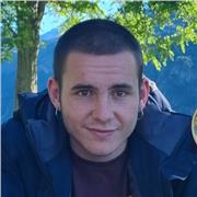 Soy alumno de Cuarto del grado en Fisica, por lo tanto, podria dar clases a cualquier alumno de un nivel preuniversitario