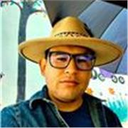 Profesor de idiomas con especialidad en inglés que imparte clases a alumnos de todas las edades