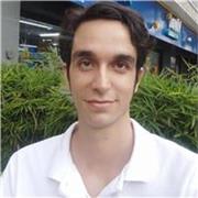 Profesor de inglés C2 con titulación en Relaciones Internacionales y 5 años de experiencia. Enseño fluidez de básico a avanzado.