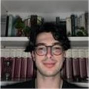 Tutor di inglese disponibile per aiuto compiti, preparazione verifiche e recupero debiti scolastici.