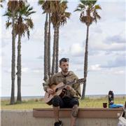 Profesor con más de 10 años tocando/componiendo con guitarra