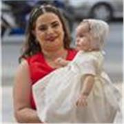 Soy una chica muy paciente y alegre.
Titulada en E.S.O y ciclo formativo.  Y también en clases particulares tengo experiencia 