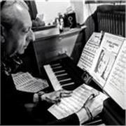 Lezioni di PIANOFORTE Private e Personalizzate per tutte le età e per tutti gli indirizzi, Classico-Pop-Jazz.
Teoria-Armonia Funzionale e Non Funzionale-Tecnica dell‘Improvvisazione-Storia della Musica Moderna