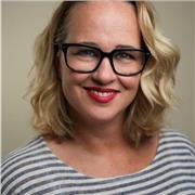 I help aspiring Composers & Music-Makers build confidence, workflow & critical thinking in a supportive setting.