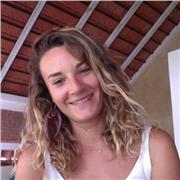 Doy clases de inglés y también trabajo como niñera