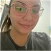 studentessa della facoltà di chimica al terzo anno