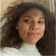 Étudiante master aux Arts Décoratifs de Paris, donne des cours de dessins (bases techniques) et de créations plastiques en général