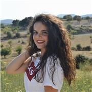 Buenos días! 
Me llamo Nerea y me considero una persona muy responsable, con flexibilidad de horarios. 
Soy carismática, resolutiva y mediadora!