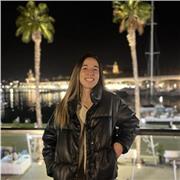 Soy maestra de primaria y psicopedagoga, con años de experiencia dando clases de repaso, además de monitora y entrenadora