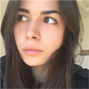 Studentessa di Lettere impartisce lezioni di letteratura italiana e storia per studenti di liceo