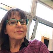 Insegnante scuola infanzia/ primaria , con esperienza ventennale disponibile per aiuto compiti e baby sitter nei mesi estivi