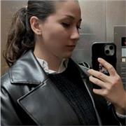 Étudiante en 3ème année de droit, donne des cours de soutien lycée (géopolitique, économie, sciences sociales).
