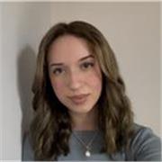 Studentessa universitaria di Economia offre lezioni online personalizzate 