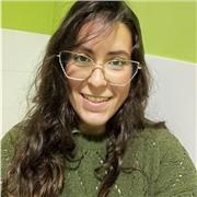 Profesora de primaria y secundaria apta para todas las edades.