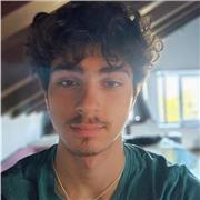 Ciao sono Alex, frequento il 4 superiore con ottimi voti e sono un buon aiuto per ragazzi delle medie e elementari