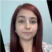 Infantil o primaria. Me gusta mucho aprender y me encantan los niños y ayudarles. Soy muy responsable, simpática y divertida