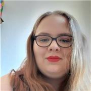 Etudiante polyglotte passionnée par les langues et la linguistique donne des cours de soutien pour élève de primaire, de Collège ou de Lycée en anglais, latin et grec ancien