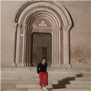 insegnante di scuola primaria offre aiuto compiti o ripetizioni