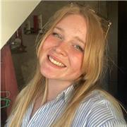 Étudiante en bac +3 ayant passé un bac S mention bien