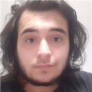 Ragazzo universitario con certificazione C2 offre lezioni private a studenti di ogni età.