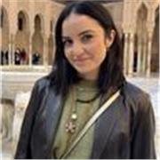 Maestra titulada en Educación Primaria con mención en Pedagogía Terapéutica, con experiencia de menos de un año.