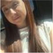 Chica titulada en educación social, con el título de monitora de ocio y tiempo libre