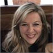 Profesora de instituto que da clases por las tardes a todos los niveles y otros es para exámenes oficiales. 