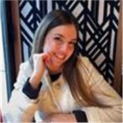 Graduada en estudios hispánicos, con experiencia como profesora particular.