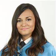 Profesora de Educación Primaria con Mención en Educación Especial y máster en TIC