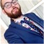 Profesor de biología o cualquier rama de ciencias. Apto para diferentes niveles de enseñanza.