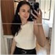 Profesora de Estudios Ingleses con el Máster de Español como Lengua Extranjera. 
