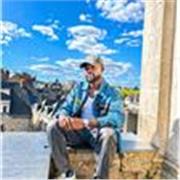 Professeur particulier donne des cours de renforcement dans plusieurs disciplines