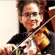 Professora particular de violino com experiência com crianças, adultos e 60