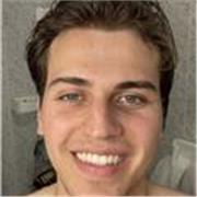 Laureato in Scienze Politiche offre Lezioni di Inglese, Francese e Storia