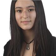 Ofrezco clases desde el nivel A1 de inglés hasta B2 (FIRST). Me adapto a cada estudiante. 
También ofrezco apoyo escolar hasta 4° de la ESO.