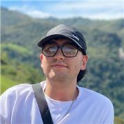 Excelente profesor de física, apasionado por su trabajo, para los niveles de colegio como universitarios