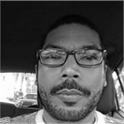 Profesor de filosofía con experiencia en escritura y reglas de la gramática española