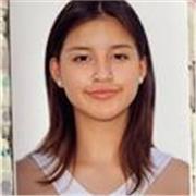 Profesora de inglés que brinda clases a adolescentes o adultos