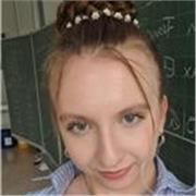 Schülerin der 11ten Klasse bietet Mathe Nachhilfe für Klassenstufen 1-10