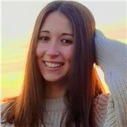 Diplomata al liceo scientifico opzione scienze applicate; sono disposta ad aiutare soprattutto in matematica e inglese