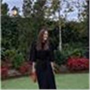 Profesora de marketing digital y comunicación especializada en redes sociales, estrategia de contenido y construcción de marca.