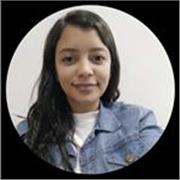 Profesora de Lengua y Literatura imparte clases a niños de todas las edades