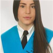 Chica de 19 años estudiante de universidad. Dispuesta a ayudar a los niños que lo necesiten
